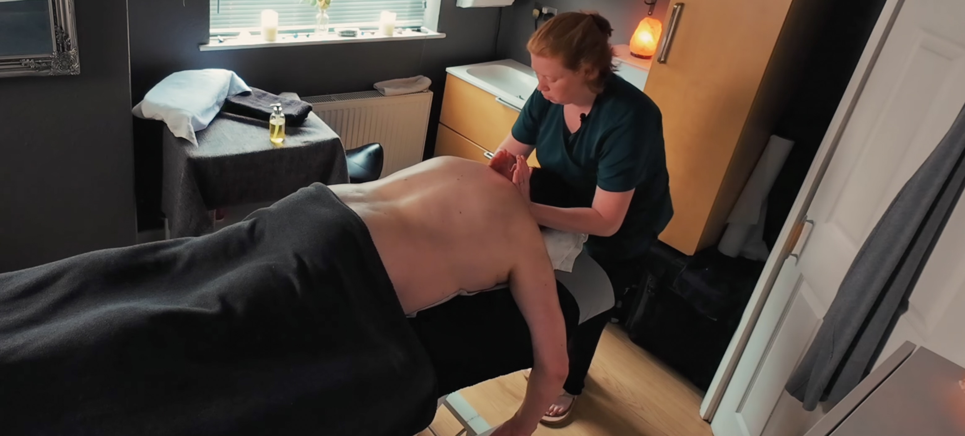Back Massage with Hanshin Ho